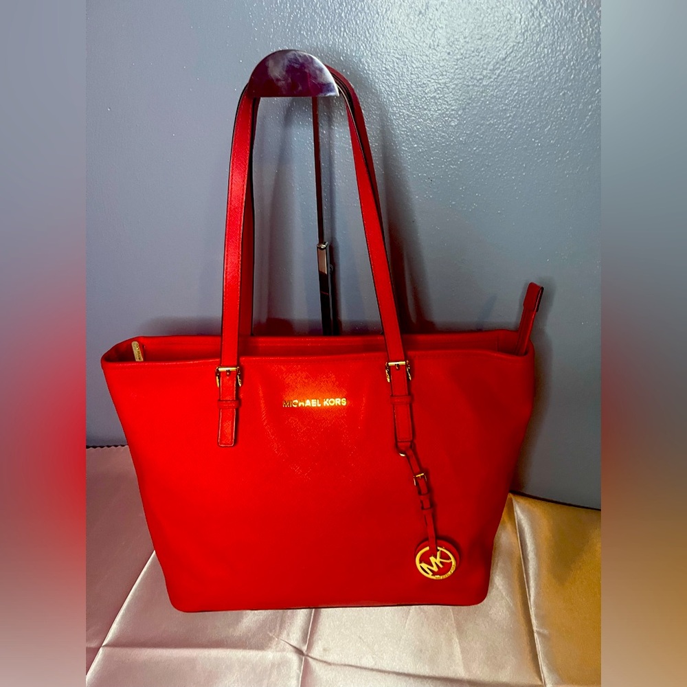 Authentic Michael Kors Purse!!! #0116